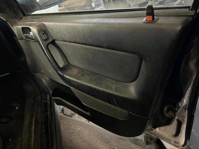 bontott OPEL ASTRA G Csomagtérajtó Burkolat Alsó