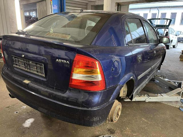 bontott OPEL ASTRA G Csomagtérajtó Burkolat Alsó