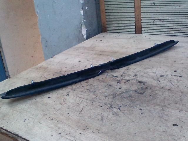 bontott OPEL ASTRA G Csomagtérajtó Díszléc