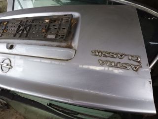 bontott OPEL ASTRA G Csomagtérajtó (Részeivel)