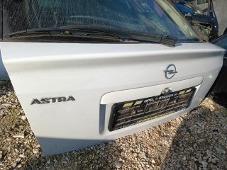 bontott OPEL ASTRA G Csomagtérajtó (Részeivel)