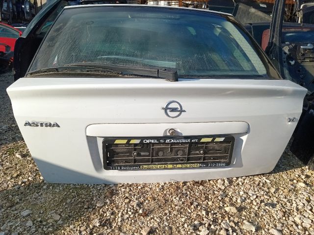 bontott OPEL ASTRA G Csomagtérajtó (Részeivel)