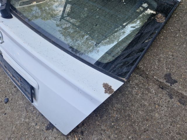 bontott OPEL ASTRA G Csomagtérajtó (Részeivel)