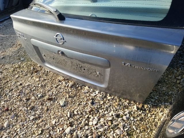 bontott OPEL ASTRA G Csomagtérajtó (Részeivel)