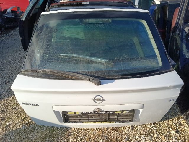 bontott OPEL ASTRA G Csomagtérajtó (Részeivel)