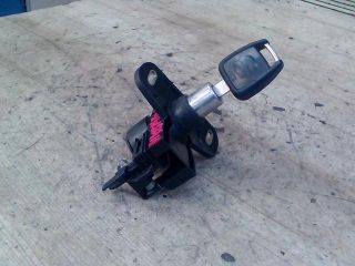 bontott OPEL ASTRA G Csomagtérajtó Zárbetét