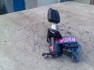 bontott OPEL ASTRA G Csomagtérajtó Zárbetét