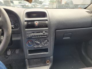 bontott OPEL ASTRA G Első Hamutartó
