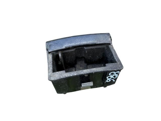 bontott OPEL ASTRA G Első Hamutartó