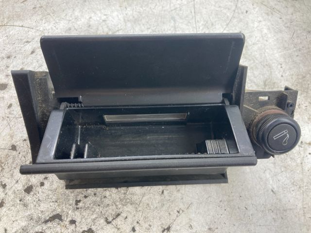 bontott OPEL ASTRA G Első Hamutartó