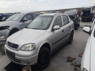 bontott OPEL ASTRA G Felső Hűtőburkolat