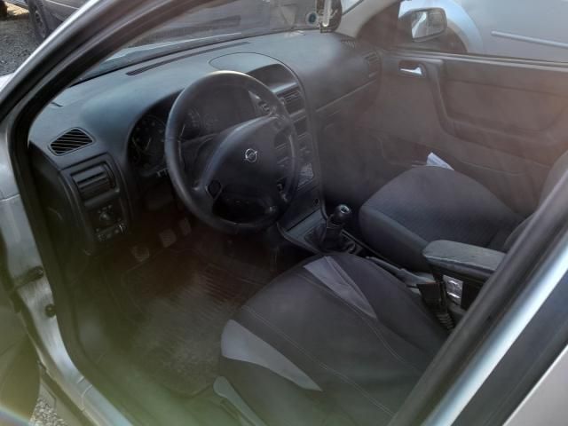 bontott OPEL ASTRA G Felső Hűtőburkolat