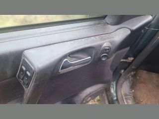 bontott OPEL ASTRA G Hátsó középső Fejtámla