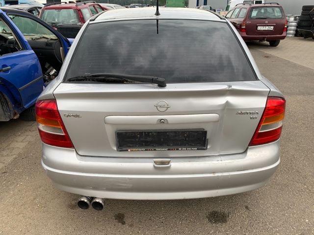 bontott OPEL ASTRA G Hátsó Lökhárító (Részeivel)