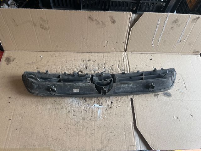 bontott OPEL ASTRA G Hűtőrács