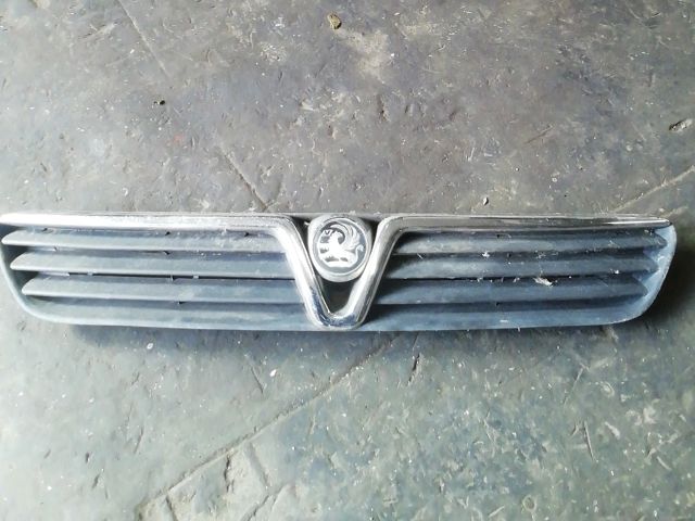 bontott OPEL ASTRA G Hűtőrács
