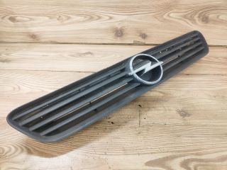 bontott OPEL ASTRA G Hűtőrács