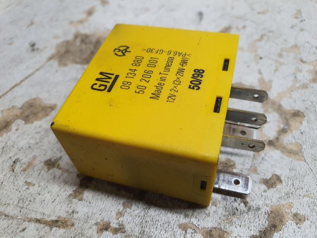 bontott OPEL ASTRA G Irányjelző Relé