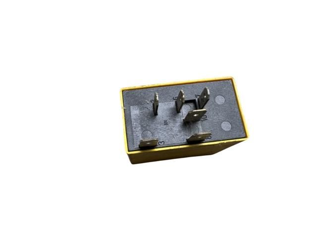 bontott OPEL ASTRA G Irányjelző Relé