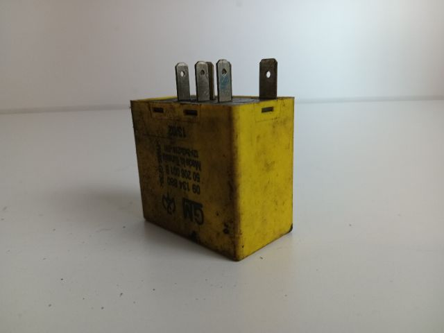 bontott OPEL ASTRA G Irányjelző Relé