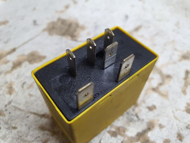 bontott OPEL ASTRA G Irányjelző Relé