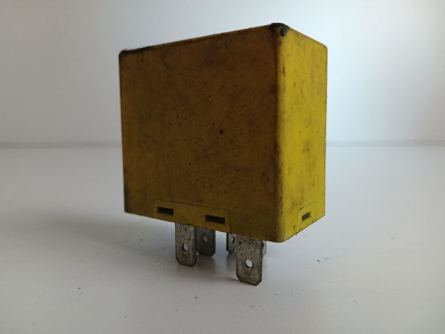 bontott OPEL ASTRA G Irányjelző Relé