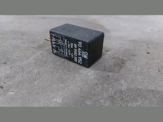 bontott OPEL ASTRA G Izzító Relé