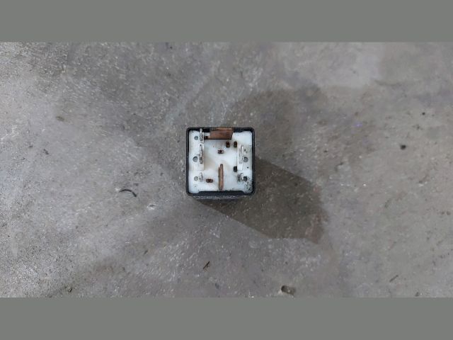 bontott OPEL ASTRA G Izzító Relé