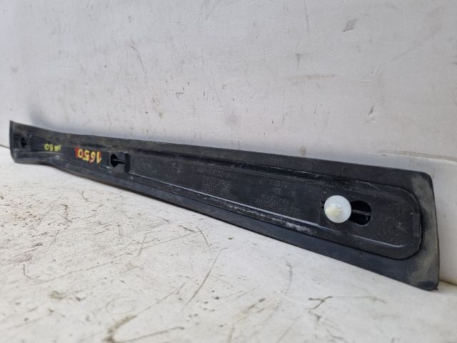 bontott OPEL ASTRA G Jobb B Oszlop Díszléc