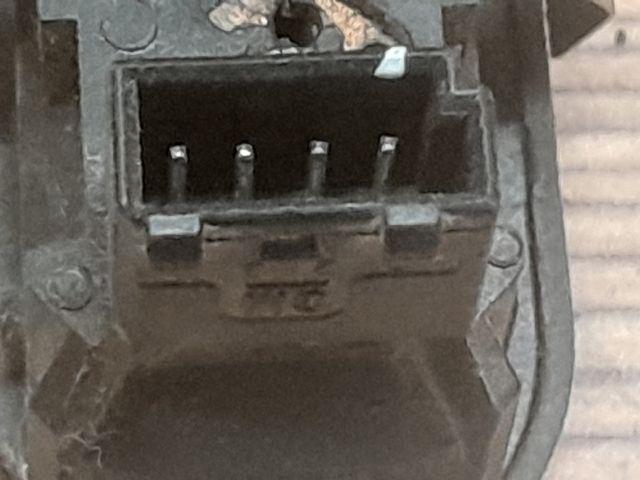 bontott OPEL ASTRA G Jobb első Ablakemelő Kapcsoló