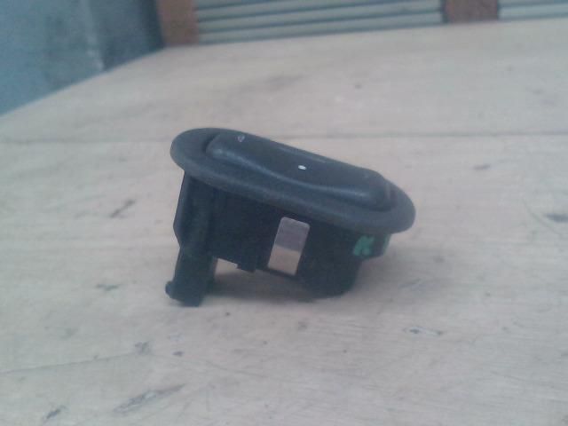 bontott OPEL ASTRA G Jobb első Ablakemelő Kapcsoló