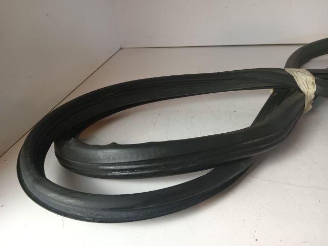 bontott OPEL ASTRA G Jobb első Gumikéder