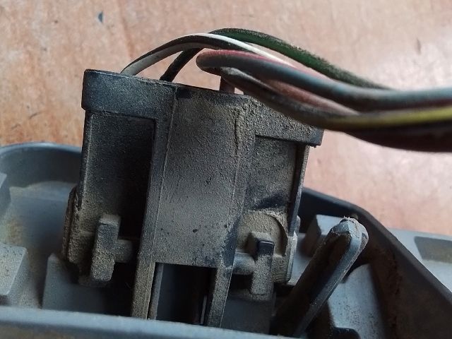 bontott OPEL ASTRA G Jobb Hátsó Lámpa Foglalat