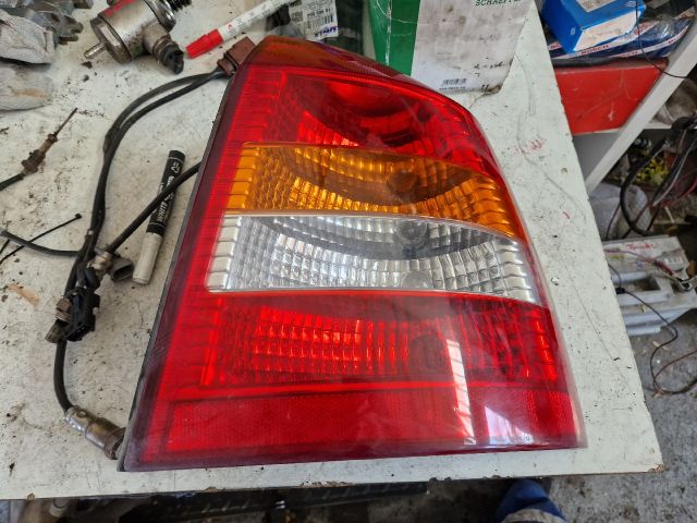 bontott OPEL ASTRA G Jobb Hátsó Lámpa