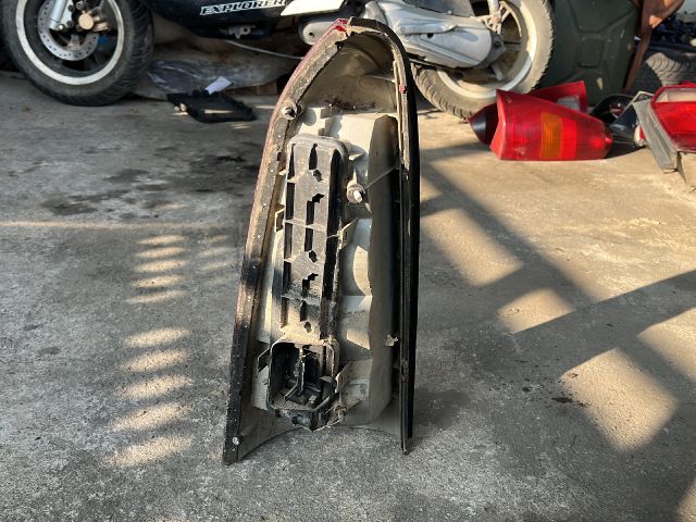 bontott OPEL ASTRA G Jobb Hátsó Lámpa