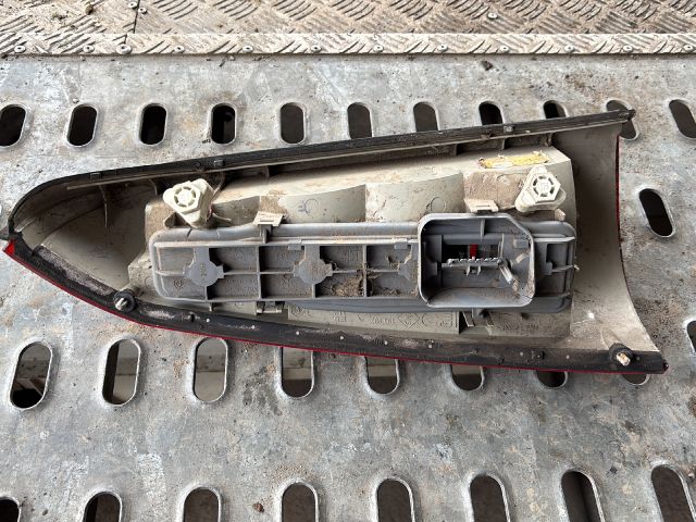 bontott OPEL ASTRA G Jobb Hátsó Lámpa