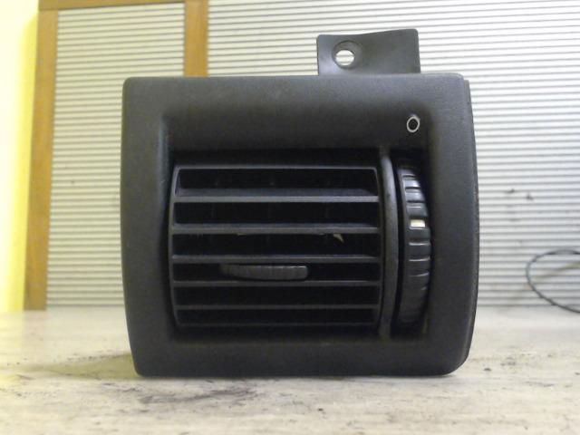 bontott OPEL ASTRA G Jobb Szellőző