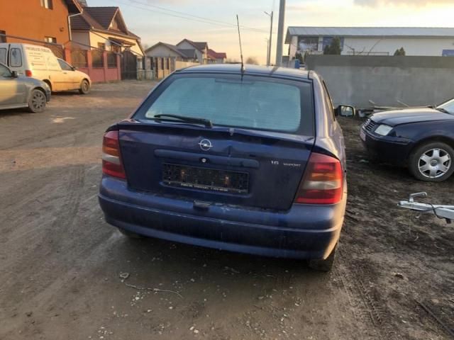 bontott OPEL ASTRA G Középső Szellőző