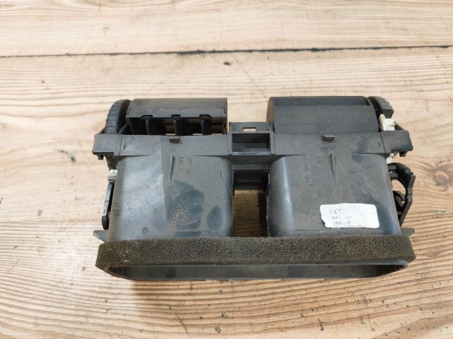 bontott OPEL ASTRA G Középső Szellőző