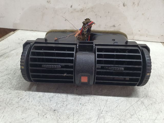 bontott OPEL ASTRA G Középső Szellőző