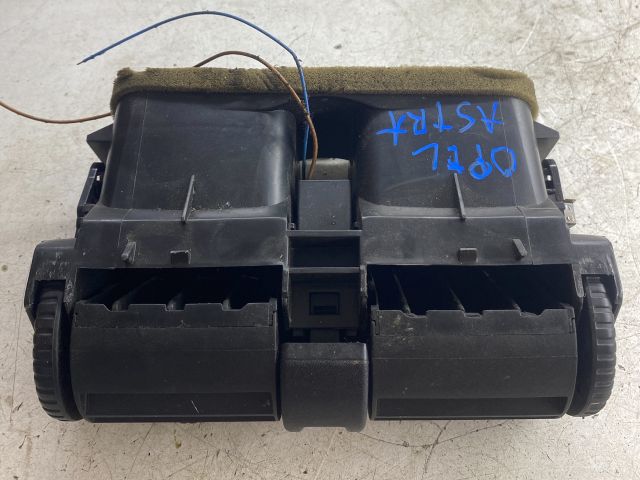 bontott OPEL ASTRA G Középső Szellőző