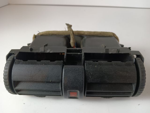 bontott OPEL ASTRA G Középső Szellőző