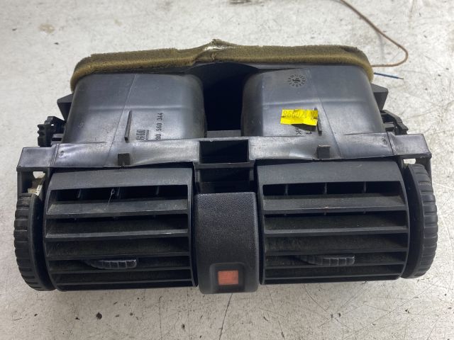 bontott OPEL ASTRA G Középső Szellőző