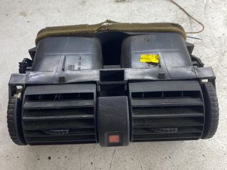 bontott OPEL ASTRA G Középső Szellőző