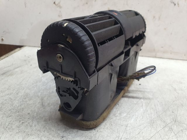 bontott OPEL ASTRA G Középső Szellőző