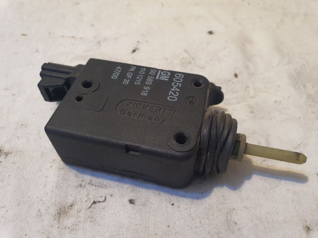 bontott OPEL ASTRA G Központizár Motor Tankajtó