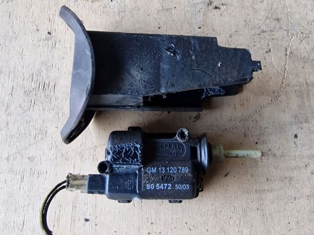 bontott OPEL ASTRA G Központizár Motor Tankajtó