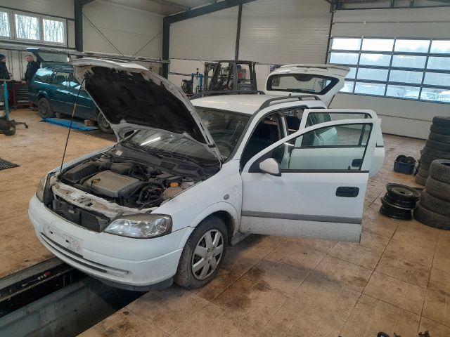 bontott OPEL ASTRA G Kürt