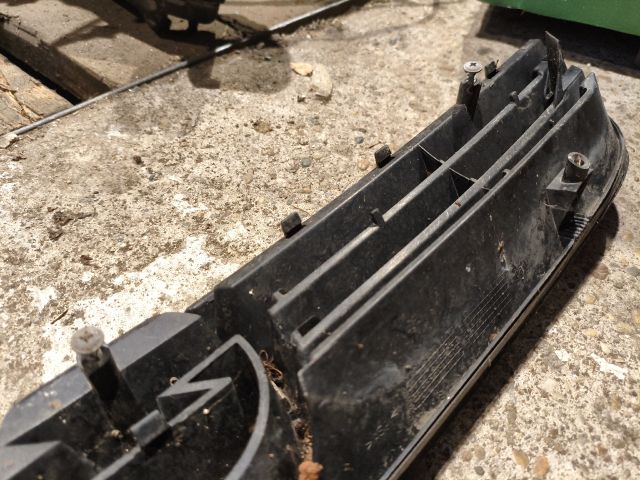 bontott OPEL ASTRA G Motorháztető Díszrács