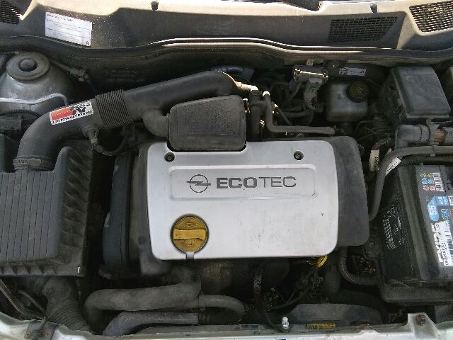 bontott OPEL ASTRA G Motorháztető Nyitó Kar / Gomb